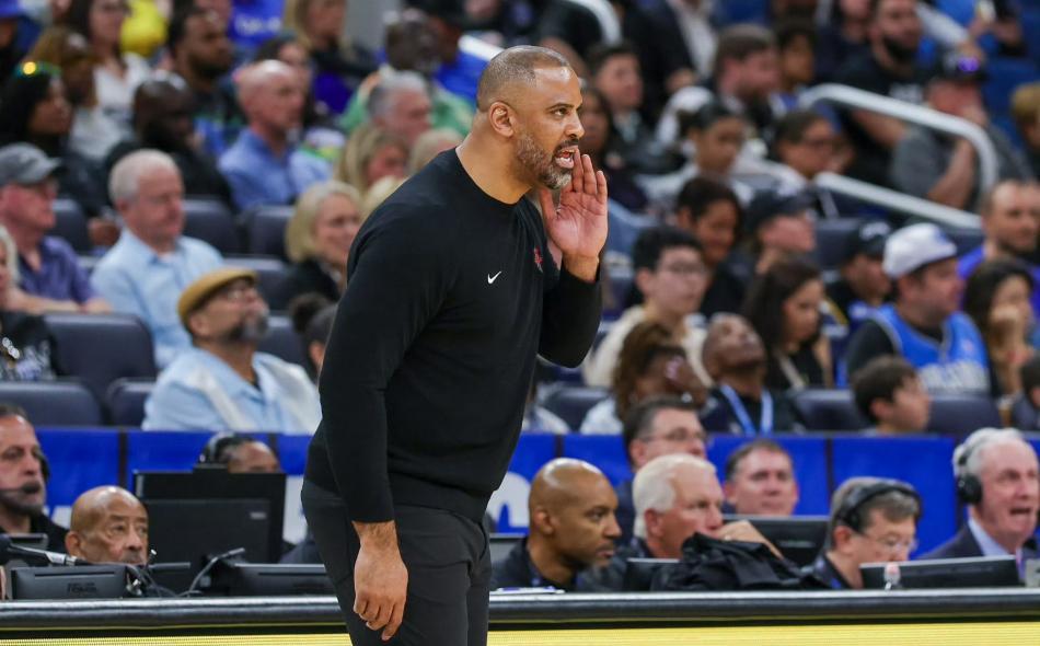 MK体育-意外惨败！29:8令人愤怒，NBA焦点1战：火箭20分溃败，争冠成笑话